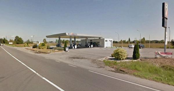 DISTRIBUTORE CARBURANTE CREMA